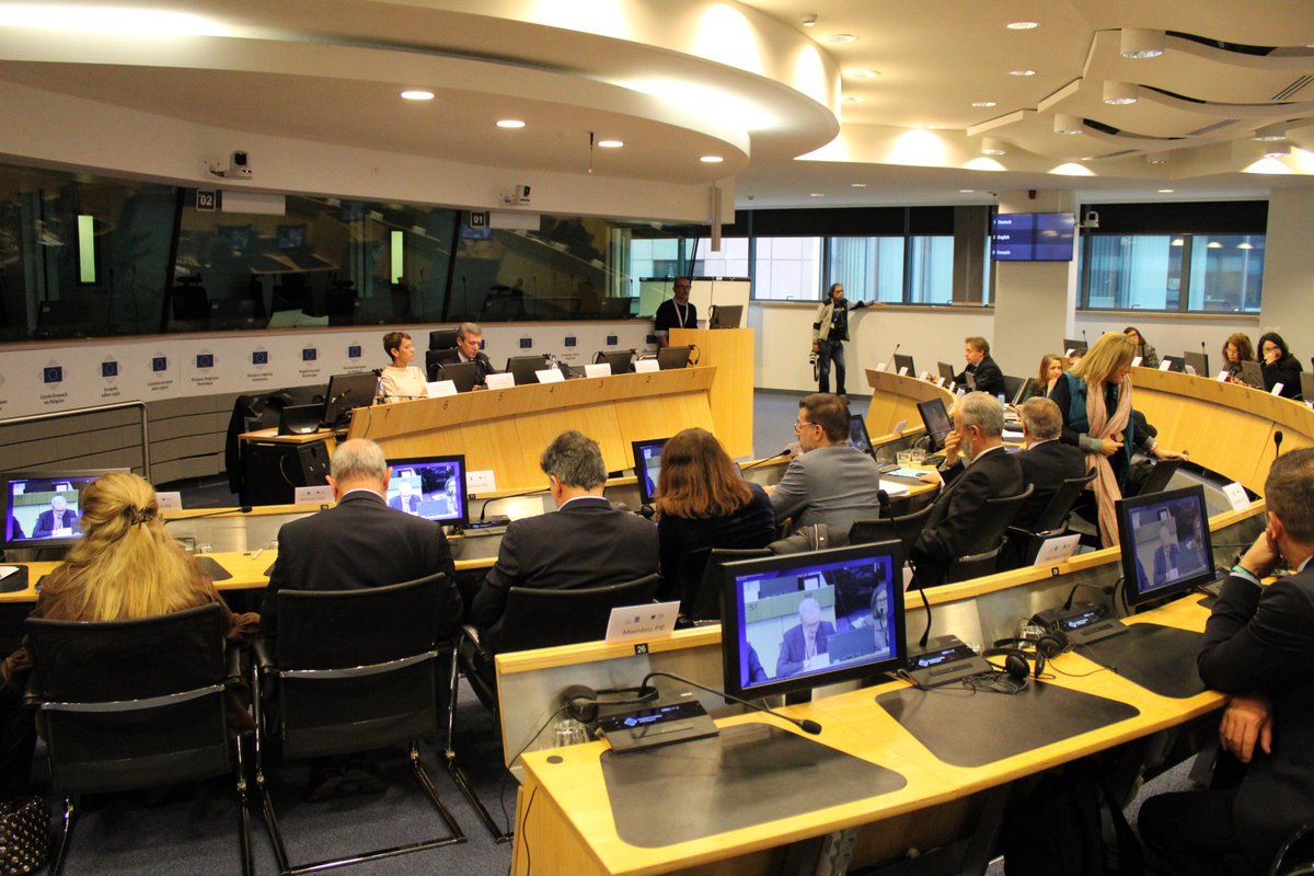 Unió Europea i Acció Exterior tweet media