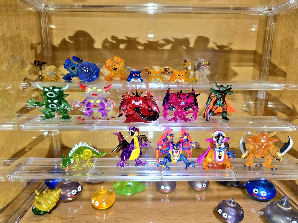 ドラクエ クリスタルモンスターズ ボス セット ドラゴンクエストクリスタルモンスターズ歴代ボス飾ってみました