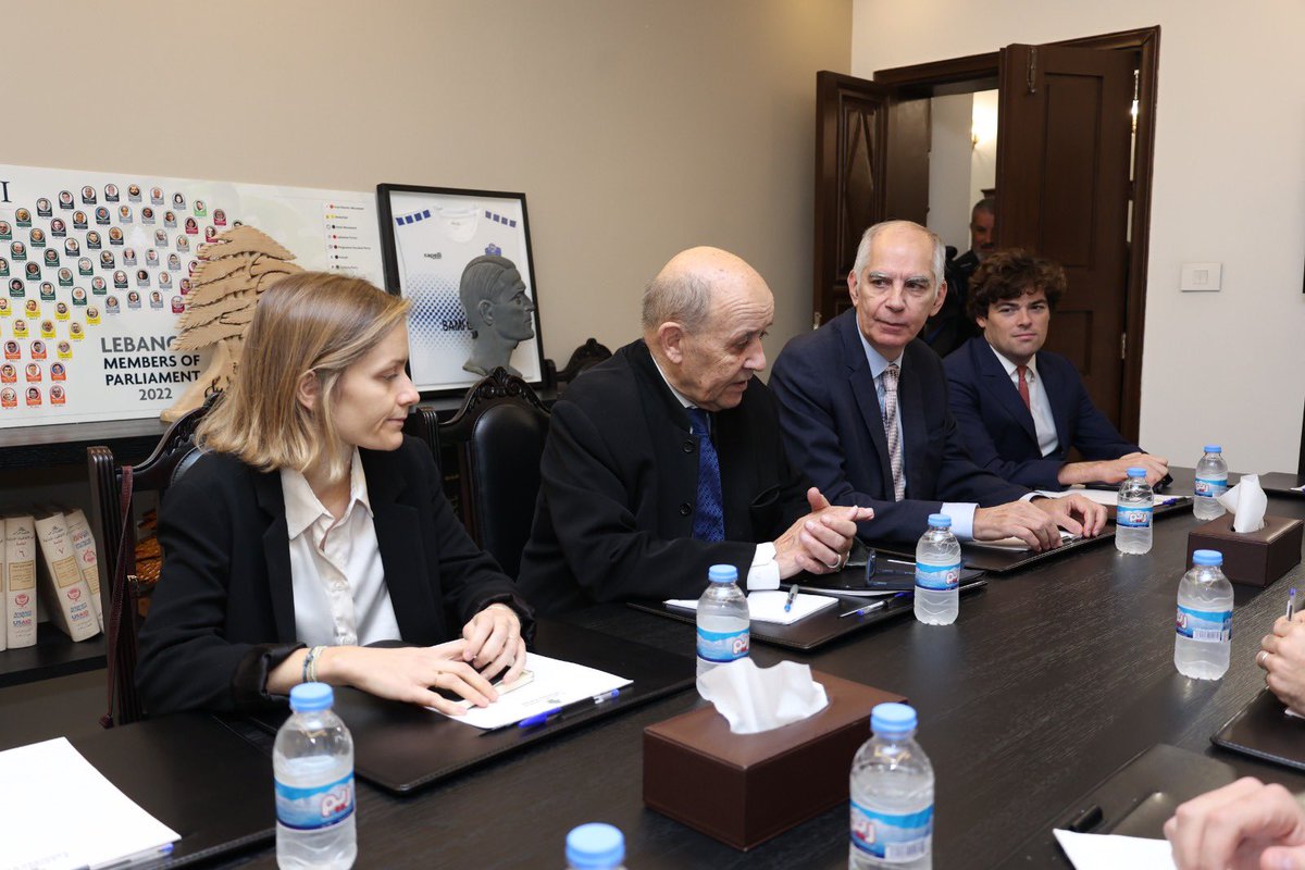 لقاء الموفد الفرنسي جان إيف لودريان