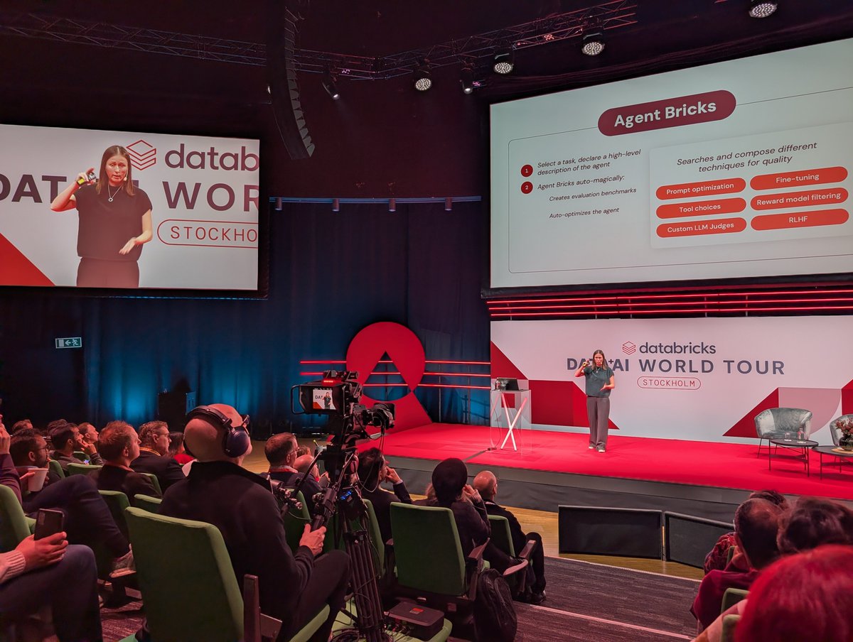 #DataAISummit tweet media