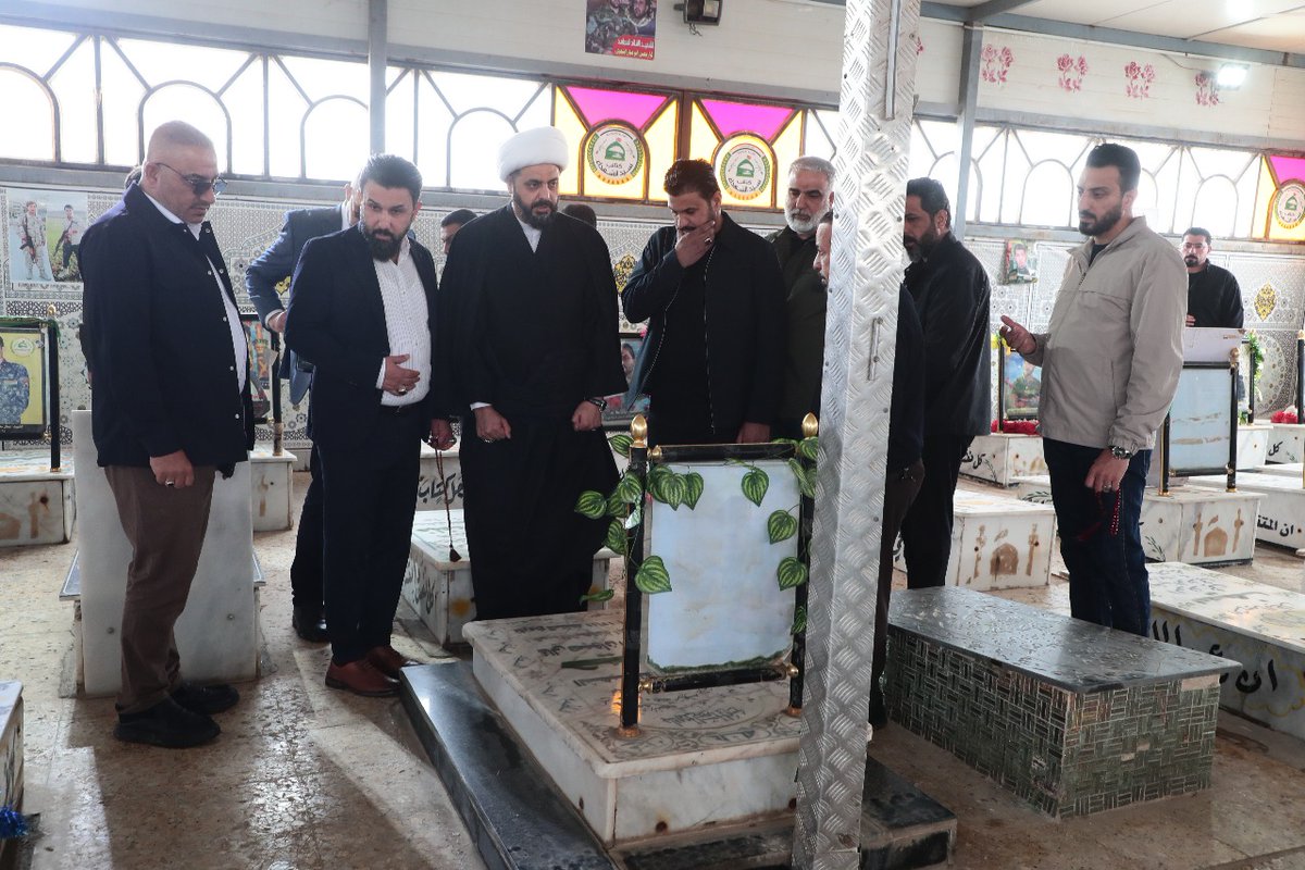 khazalimedia's tweet photo. زيارة سماحة الشيخ الأمين إلى روضة شهداء كتائب سيد الشهداء في #يوم_النصر https://t.co/Eqfr0teMwb