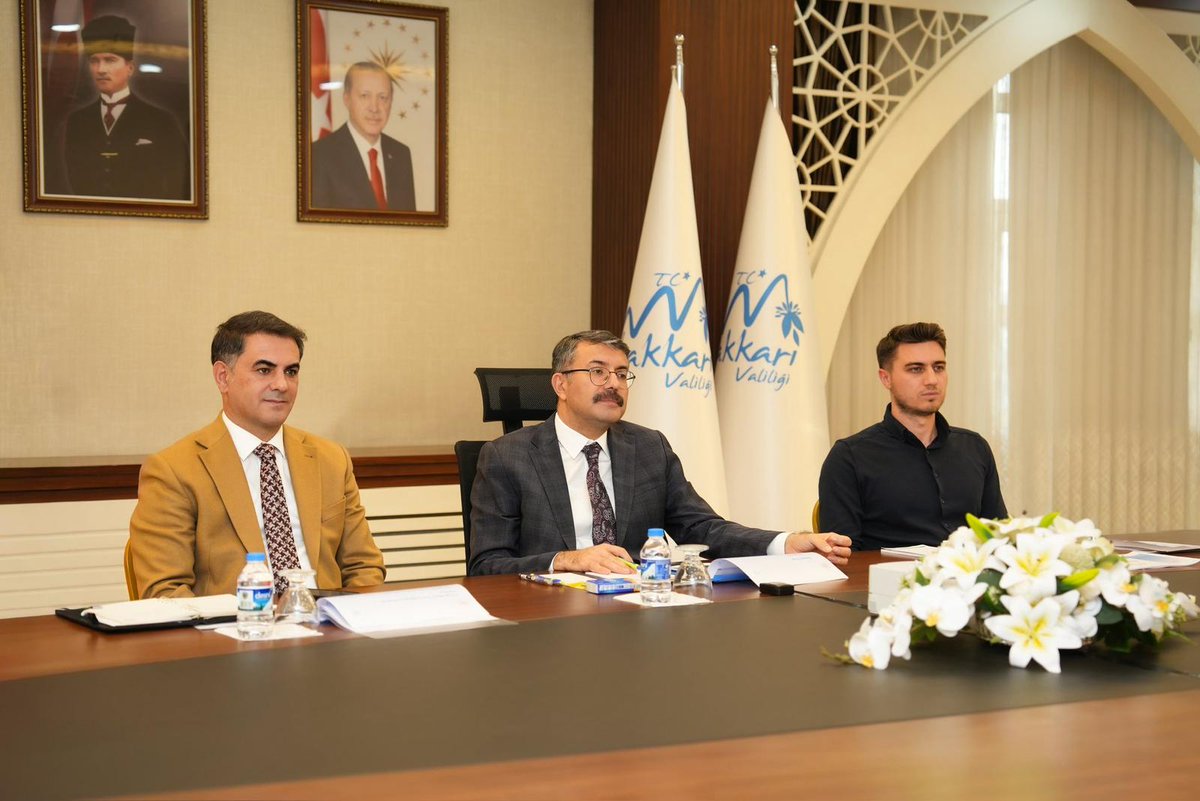HakkariSTB's tweet photo. Hakkari Valimiz Ali Çelik başkanlığında; İl Müdürümüz Erol Baykara ve Mühendisimiz Nurullah Timurtaş ile birlikte, TÜBİTAK’tan Cengiz Helvacı ve Ayşegül Tetik’in katıldığı çevrimiçi toplantıda Hakkari’de kurulması planlanan Bilim Merkezi konusunda değerlendirmeler yapıldı. https://t.co/Hy83c5AR2U