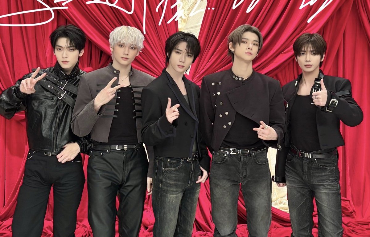 txtdom's tweet image. OMG THEY LOOK WAY TO GOOD?!#$