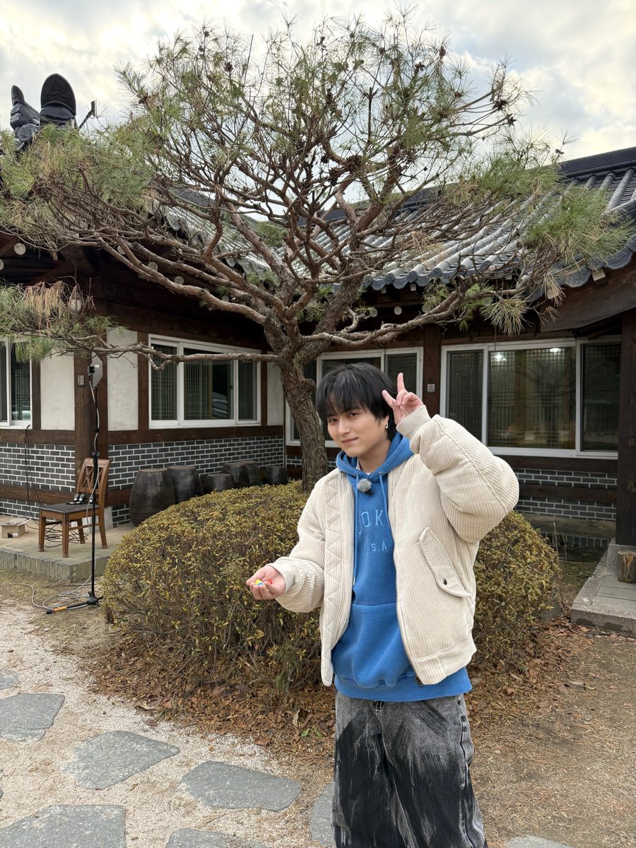 yudai_vo's tweet image. 한일톱텐쇼 日韓トップテンショー
昨夜の放送で今シーズンは最終回でした。
現役歌王JAPAN、日韓歌王戦、日韓トップテンショーと約半年間、沢山韓国に通って素晴らしい経験ができました。
少し寂しくなるね。出演して本当によかった。
出会ってくれた皆さん、本当にありがとう。