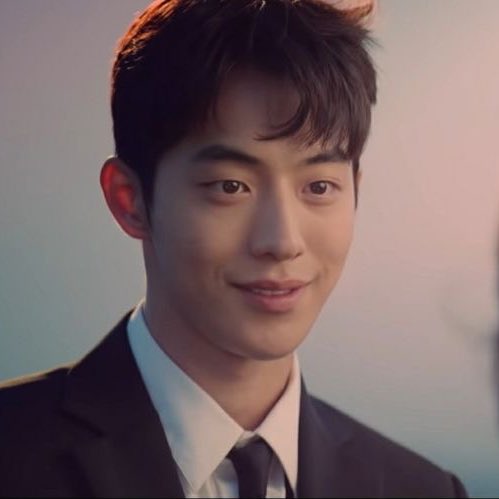 ؘ (@hourlyskawngur) on Twitter photo 