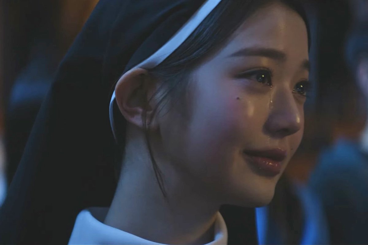 씨버럴 이게무ㅏ야??????????????? 나지금 종교내림받음 쌰발