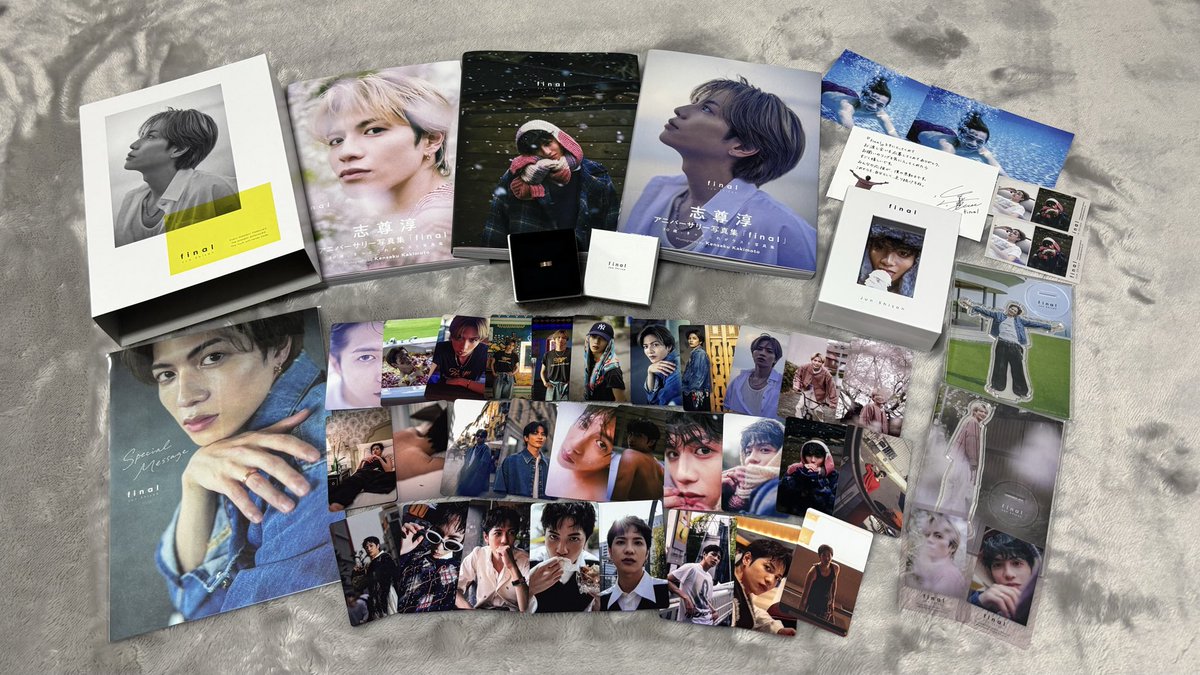 わーーい初回限定版も届いて全部揃った☺️ 初回限定版の特典良すぎて