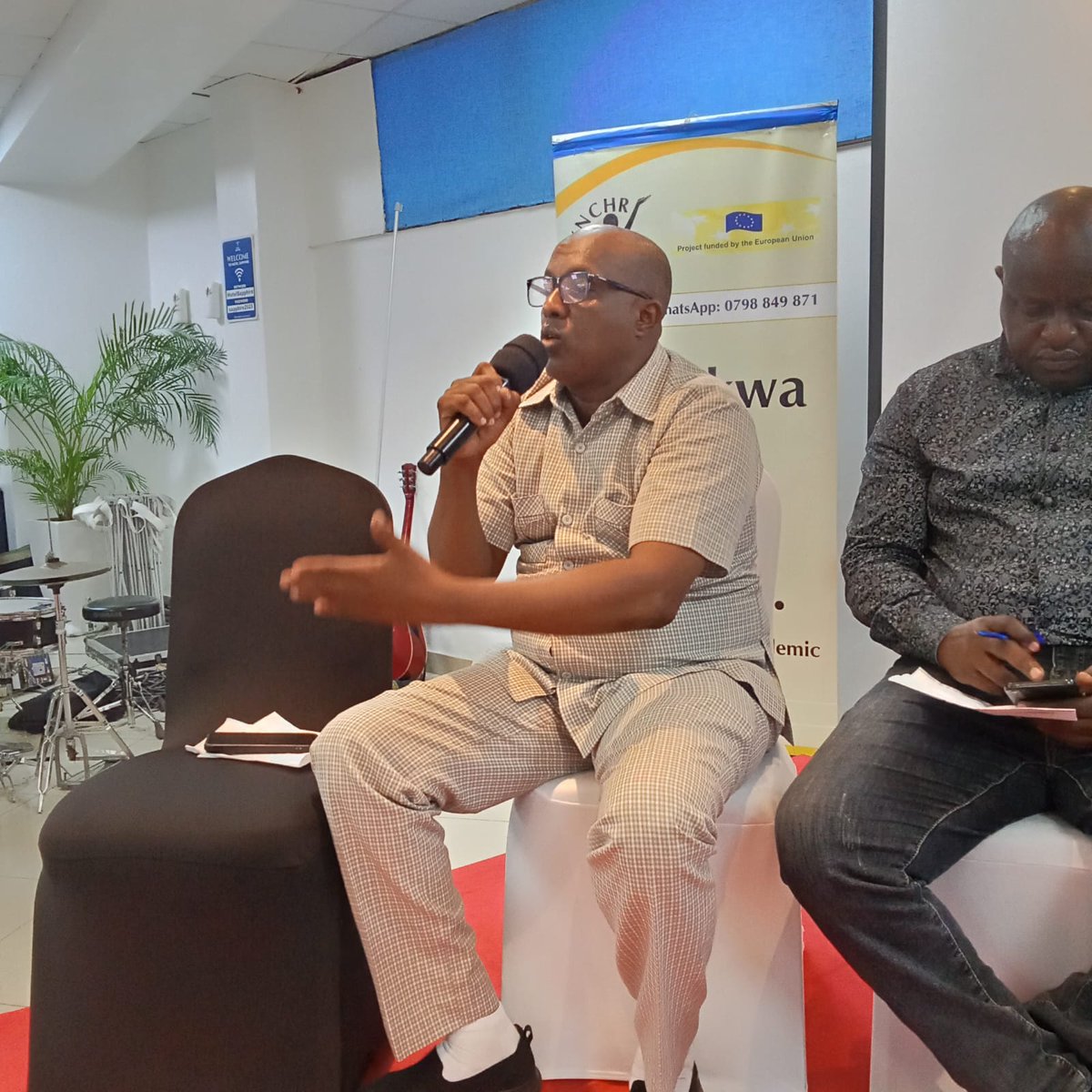 MombasaKNCHR's tweet photo. #76TH_IHRD2025
A panel discussion on "Civic space and the role of state actors in enhancing it-challenges and opportunities." 
Panelists included Mr. Khelef Khalifa @MUHURIkenya and Mr. Hussein Aden @IPOA_KE Coast Office.
#HakiKwaWote
#StandUpForHumanRights 
#RightsForEveryone https://t.co/9EqOhREzMQ