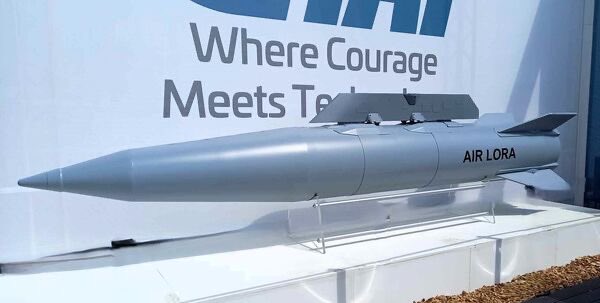 SWCrafted's tweet image. LORA 🪡

Η πιθανότητα προμήθειας των βαλλιστικών LORA από το 🇮🇱 μετασχηματίζει ουσιωδώς το μοτίβο ισχύος των απειλών της Ελλάδος από παθητικό σε ενεργητικό επίπεδο κρούσης.
Το LORA, ως στερεοκαυσίμου quasi-ballistic σύστημα containerized, παρουσιάζει ιδιότητες μονής βαθμίδος⬇️