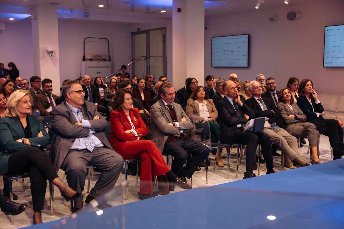 <a href="/montesgan/">Vicente J Montes Gan</a> <a href="/IEE_madrid/">IEE</a> <a href="/Anacebrianp/">Ana Cebrián</a> <a href="/BecariosFRdP/">Becarios de Excelencia Rafael del Pino</a> #PremiosIEE 🗣️ También hemos organizado cerca de 500 conferencias magistrales con expertos globales, incluyendo 40 Premios Nobel.
Espacios de reflexión para entender los grandes desafíos de nuestro tiempo. frdelpino.es/eventos/