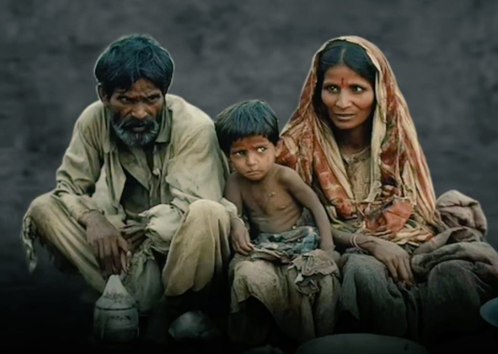 कभी कोई विभाग गरीबों के घर भी छापा मारे

 पता तो चले इतने कम पैसे में परिवार कैसे चलता है..!💯