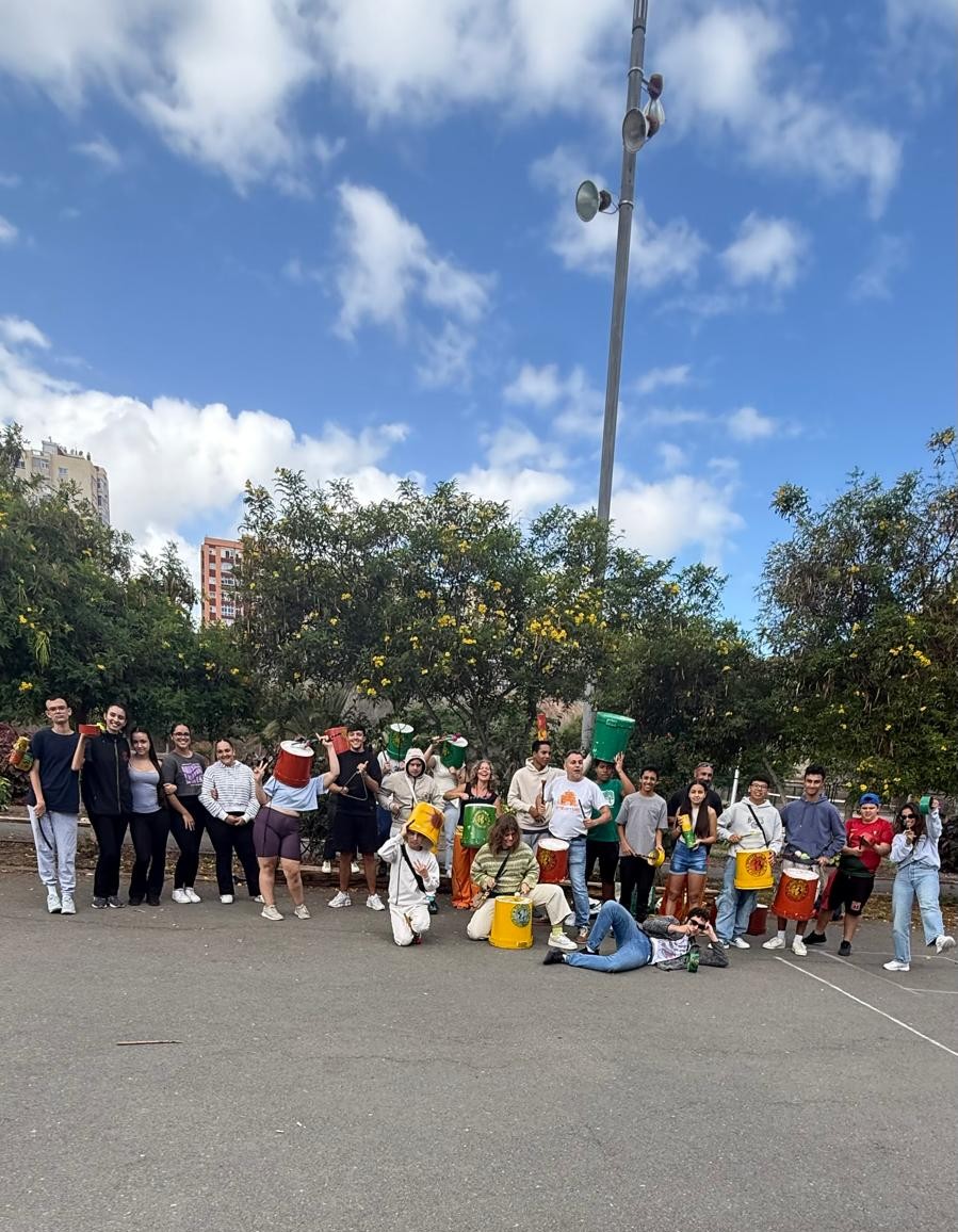 #GranCanaria 😍 ¡#Armonyc con Ritmo y Reciclaje!

Nuestros/as jóvenes participantes disfrutaron de una sesión con #RepercusiónCanarias dejándose llevar en todo momento por ritmos marcados con materiales reciclados.  

Gracias a <a href="/GranCanariaJven/">Gran Canaria Joven</a>  por hacerlo posible.