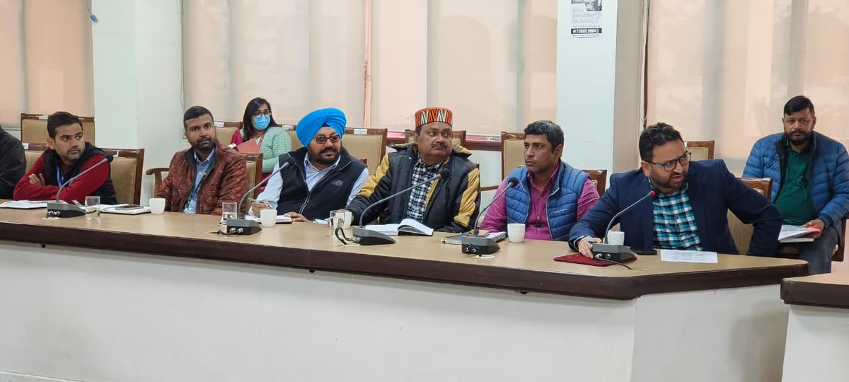 ਧੁੰਦ ਦੌਰਾਨ ਸੜਕ ਸੁਰੱਖਿਆ ਨੂੰ ਲੈ ਕੇ ਅੱਜ ਸੰਬੰਧਿਤ ਵਿਭਾਗਾਂ ਨੂੰ ਨਿਰਦੇਸ਼ ਦਿੱਤੇ
facebook.com/share/p/1Zt4we…
<a href="/jain_aashika/">Aashika Jain</a> #RoadSafety