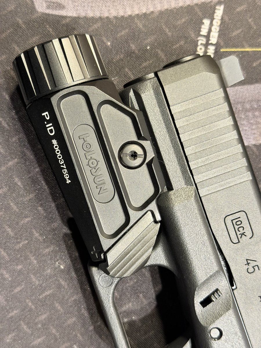 TRAILARMS's tweet image. G45 (TM G17gen5 custom)
　x 
HOLOSUN PID / HS407C X2

#グロック
#G45
#HOLOSUN