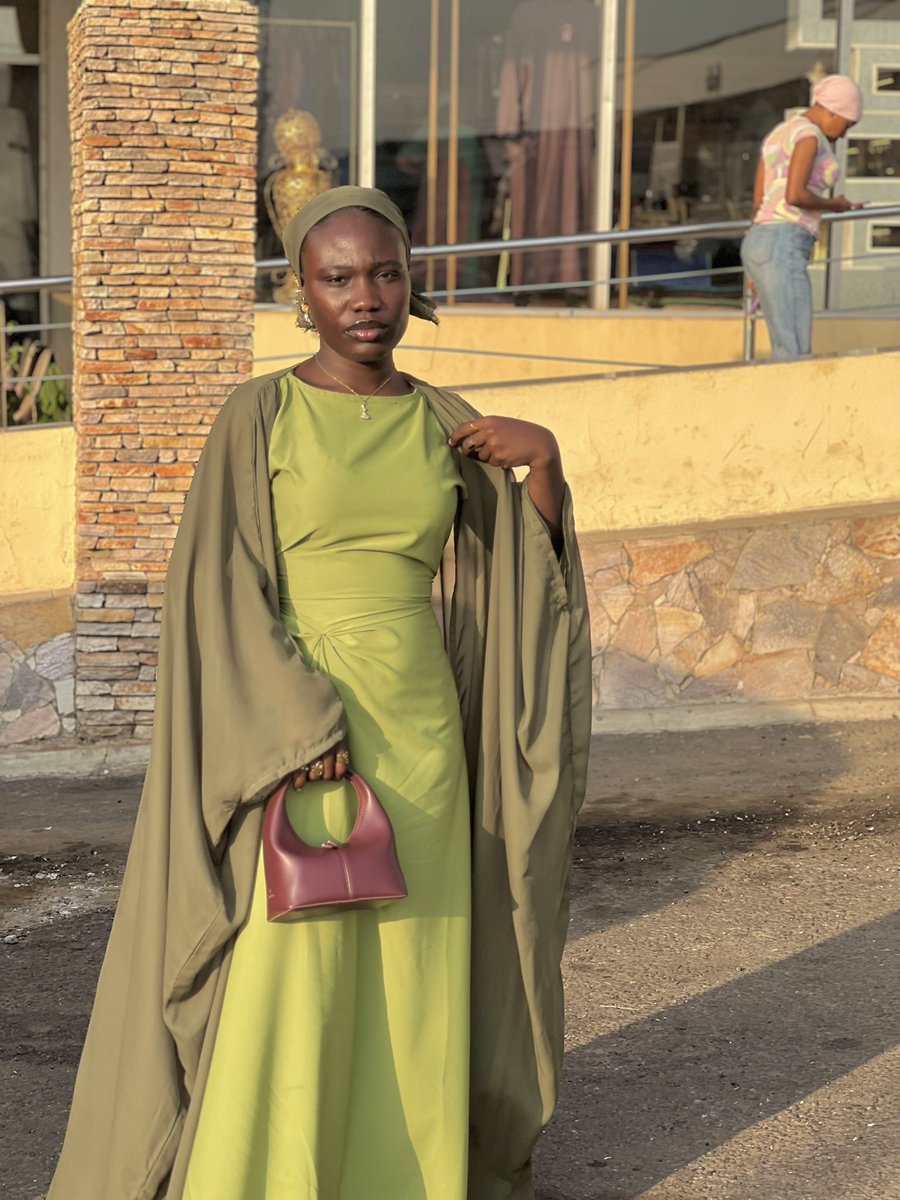 RufaiHafsat1's tweet photo. I made her dress and you can order it in different colors.

Price: 25k https://t.co/qERuMXRP5z