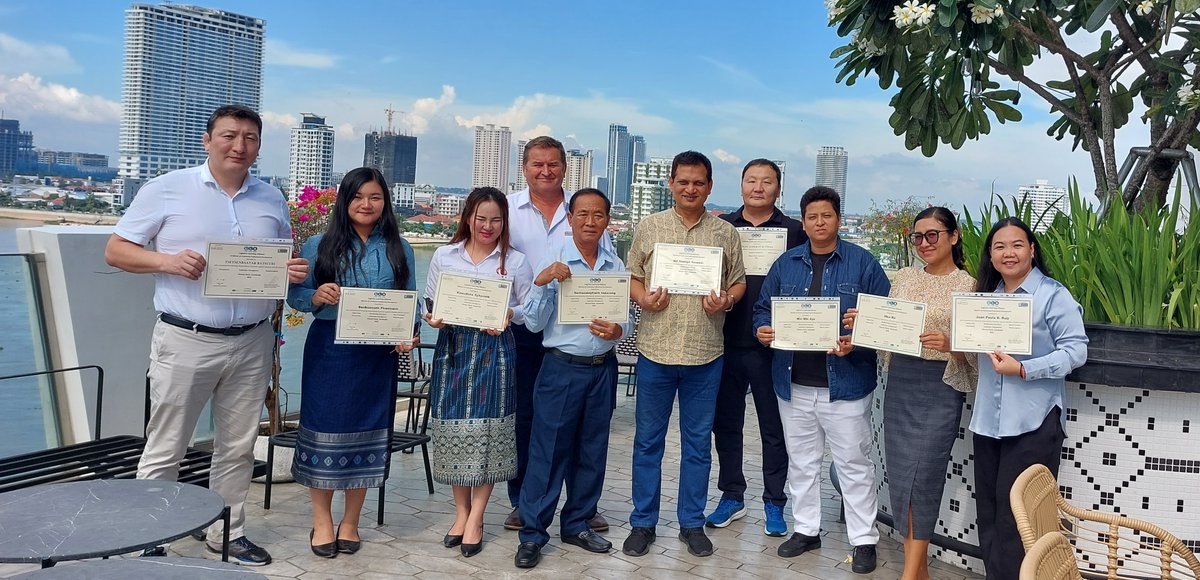 LLAInternational tweet media