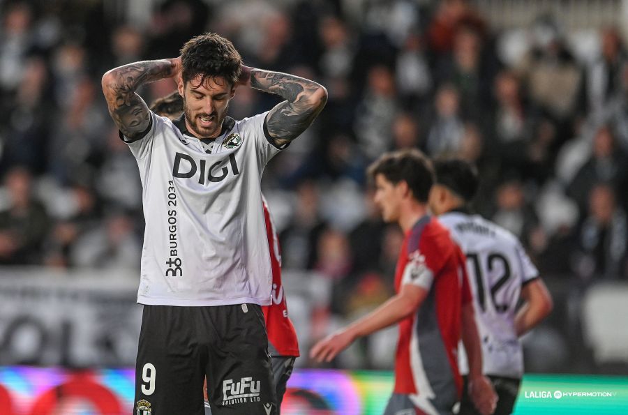 Sin méritos y sin suerte

Comentario de opinión de Jairo Velasco sobre la actualidad del <a href="/Burgos_CF/">Burgos Club de Fútbol</a>

burgosdeporte.com/?p=147964