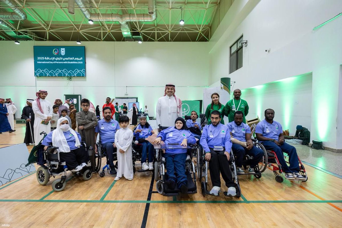الأولمبية والبارالمبية السعودية تحتفل باليوم العالمي للأشخاص ذوي الاعاقة 2025
<a href="/almaystrw51342/">متعب الجوهر( المايسترو)</a> 
الرياض - متعب الجوهر 

احتفت اللجنة الأولمبية والبارالمبية السعودية باليوم العالمي للأشخاص ذوي الإعاقة 2025، بحضور صاحب السمو الأمير فهد بن جلوي بن عبدالعزيز بن مساعد نائب رئيس اللجنة