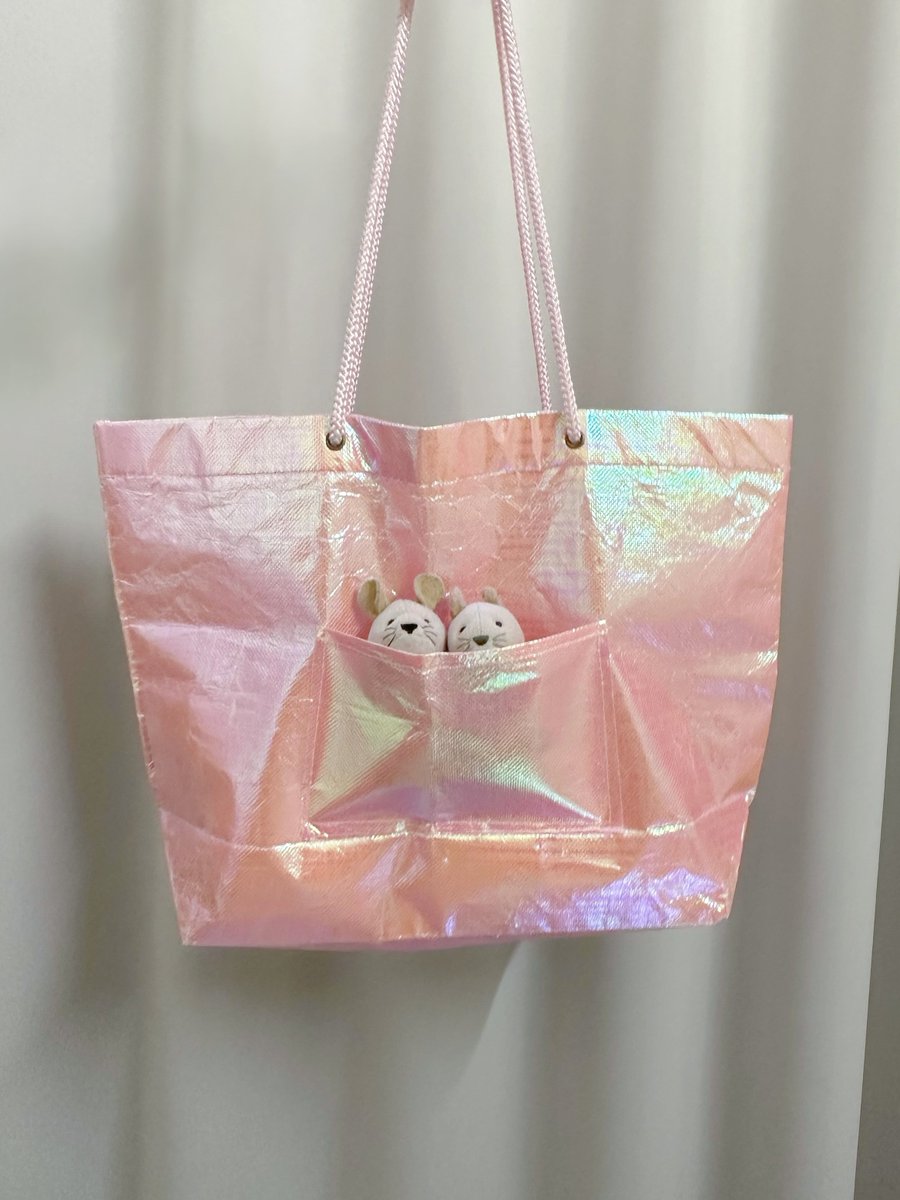 ちーずです(’-’*)♪他の方は購入不可‼ トゥララのショッパーが突然ほしくなり、メルカリという闇市で取引