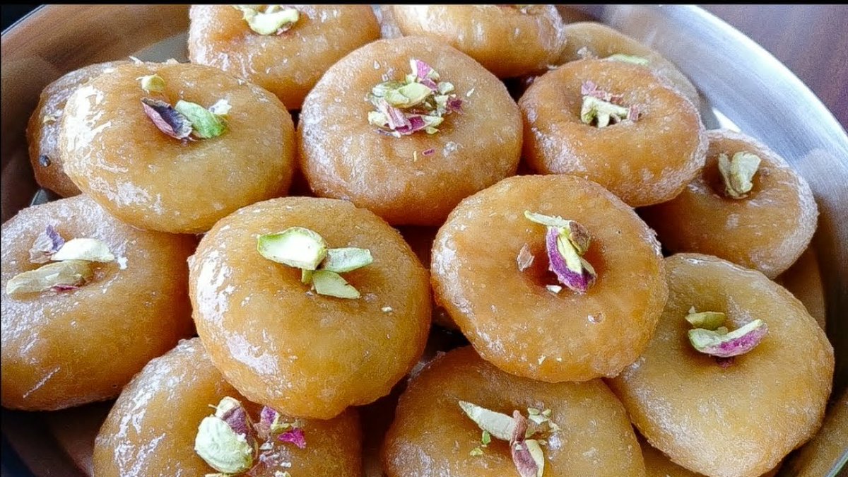 நம்ம பொம்மை முதல்வர் doing politics with டெல்லி பாதுஷா...🍩