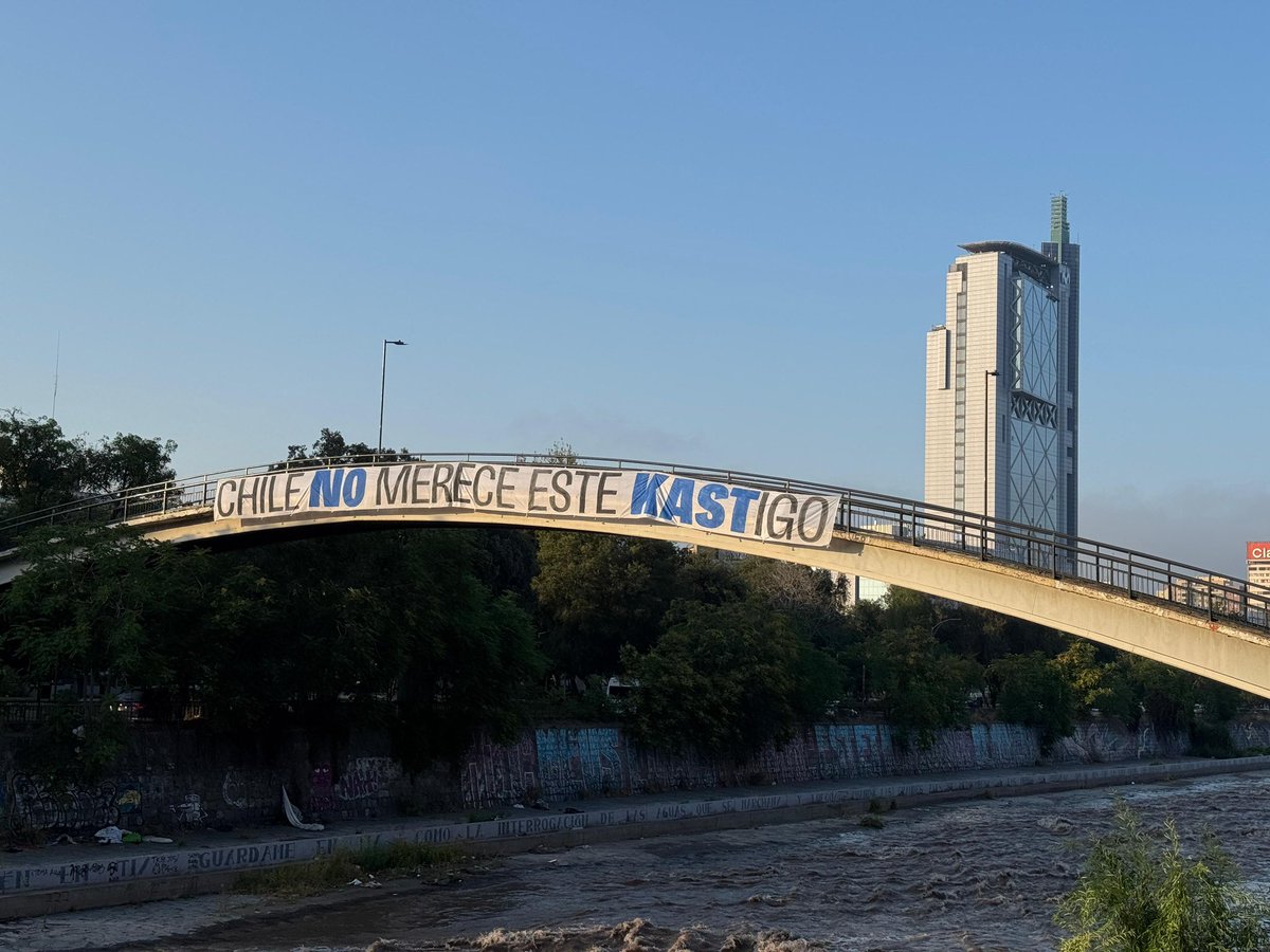 Camino a la pega en Puente Balmaceda, Metro Salvador. #NoAlKastigo #DebatePresidencial #ChileNoMereceEsteKastigo #KastPresidenteDeChile