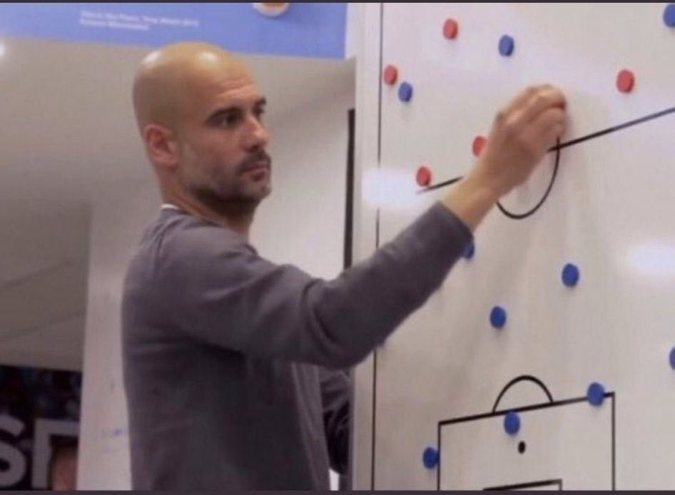 letonnaii's tweet image. Quand t'arrives à faire la diff entre le vrai bouton lecture et les faux boutons sur les sites de streaming