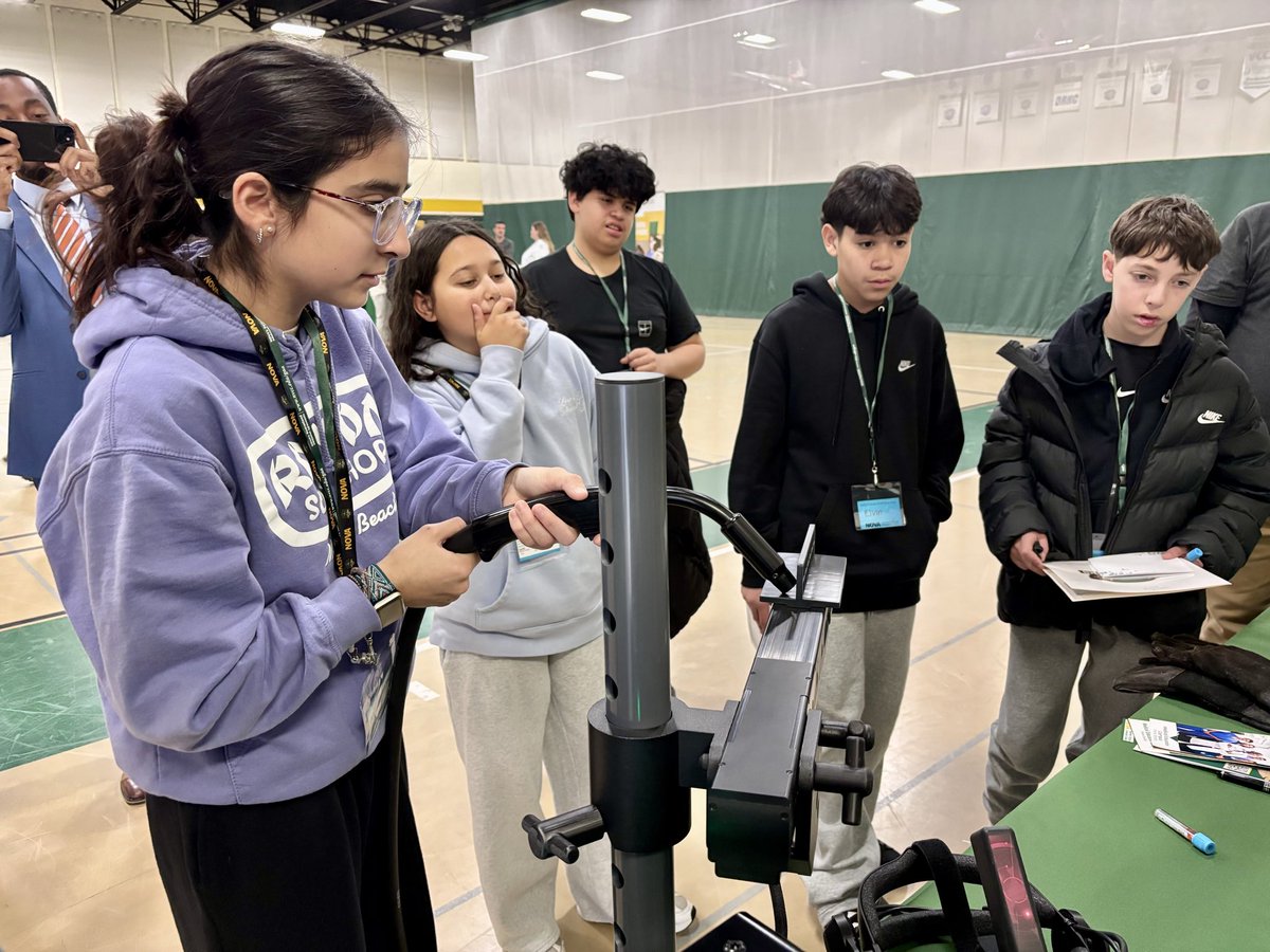 Langston Hughes Middle School tweet media