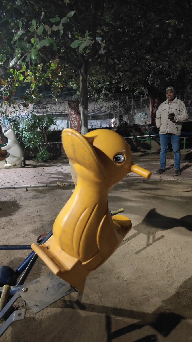 saisapan's tweet photo. @CMCCuttack 
@CuttackDM
Kindly fix the merry go round at OMP Childrens' park.

one duckling is broken. it's hazardous. https://t.co/lqTBww77XG