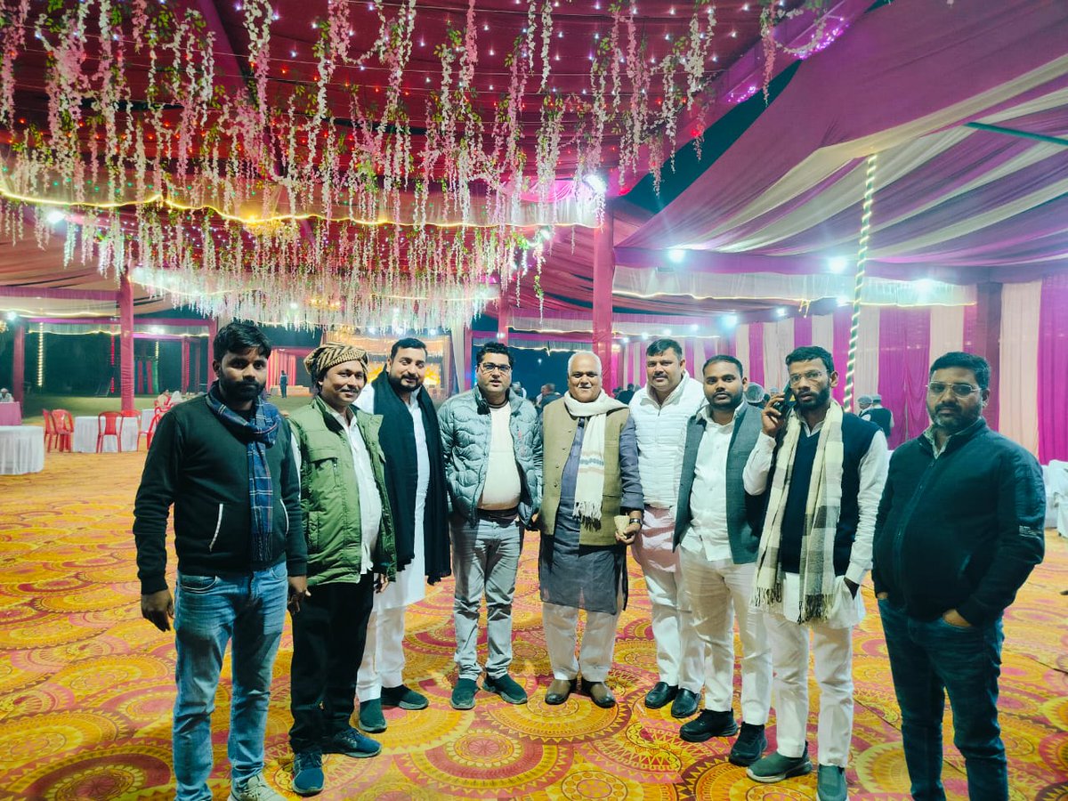 जब वो संभालने पर आएंगें, 
तो कोई कुछ बिघाड नही पाएगा.