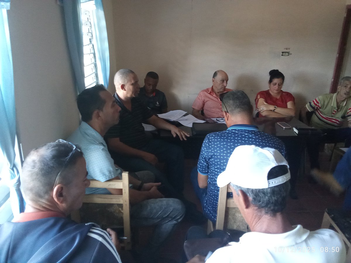 Yusmel_LT's tweet photo. Se realiza el proceso de entrega y recepción del cargo del Delegado Provisional de la Agricultura desde la Delegación Municipal de la Agricultura en Majibacoa.
#Vamospormas.
#Sisepuede.
#PorLasTunasLaVictoria.
#Minag. https://t.co/seC0GnGfqY
