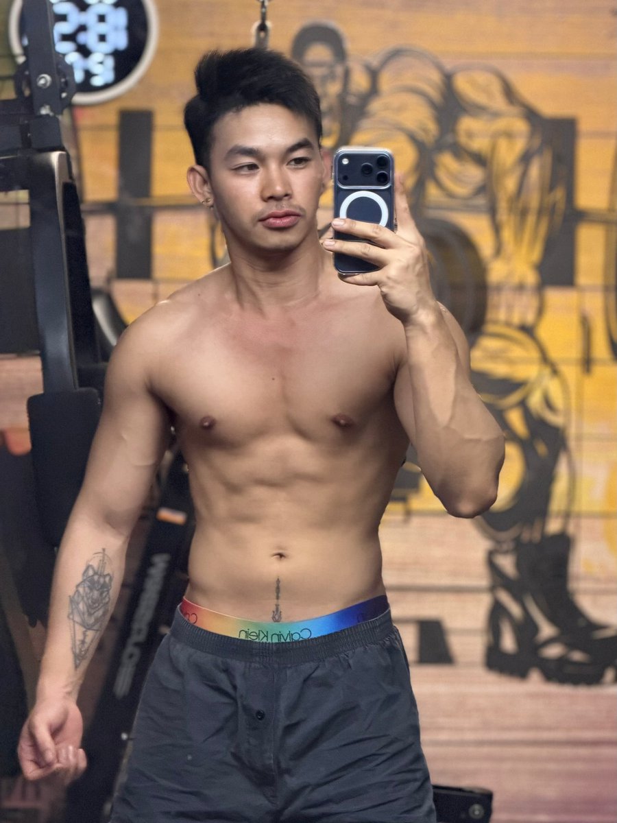 markuscale's tweet image. 🌈😘