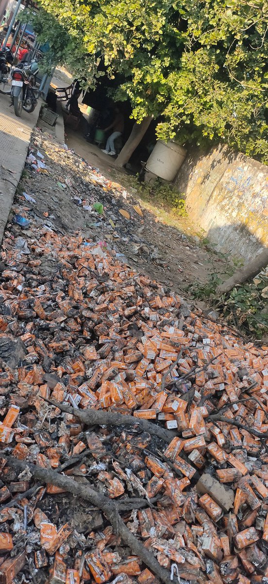 impushpendrap's tweet photo. Requesting concerned authorities to take immediate action and ensure proper monitoring and safe waste management.
Location - Sikar road Jaipur near tatya bas tol plaza https://t.co/u6o2c3SYWp