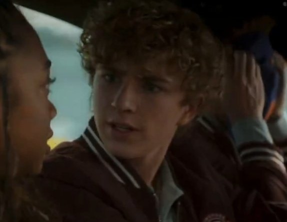 withpotterr's tweet image. "você tem outro namorado?"