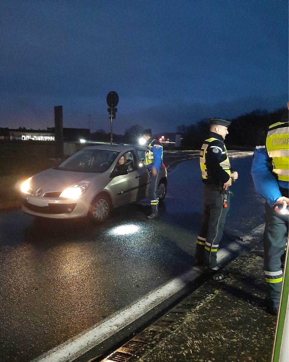 Image de Préfet de la Vienne - #SécuritéRoutière 💡 | Ce matin, lors de l’opération Cyclope, 11 militaires ont contrôlé l’éclairage