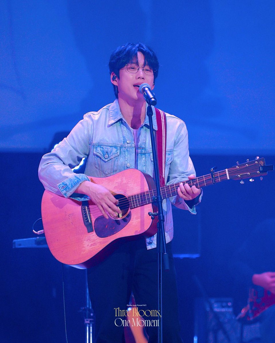 부드러움과 단단한 중심이 공존하는 목소리로,
순간적으로 공연장을 10CM만의 색으로 물들인 10CM님👓🎸

마음 깊은 곳에 은은한 흔적을 남기는 시간, 정말 감사합니다.

#シプセンチ #10CM #십센치
#Garden_Music_Concert_vol1