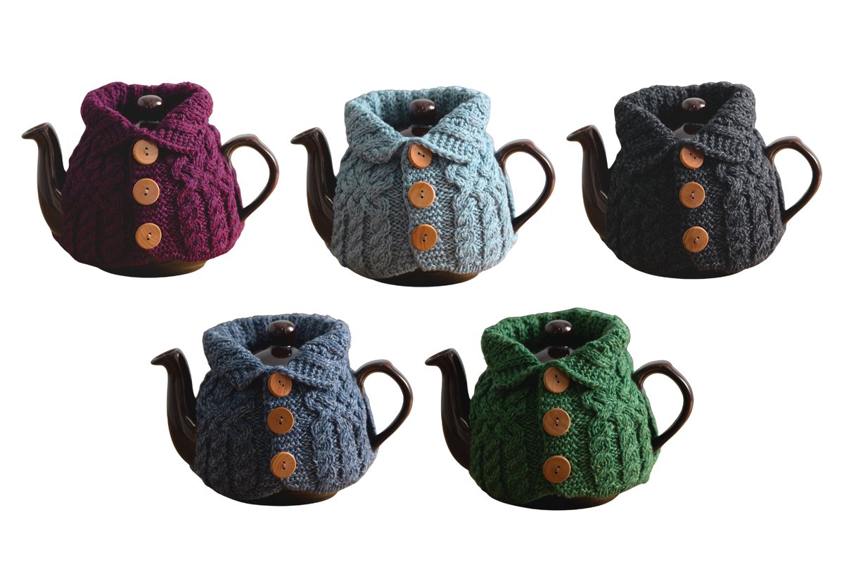 「LONDON POTTERY」のカーディガンティーコージーに冬の新色5色が追加され、2025年秋冬コレクションとして販売開始🫖 冬のテーブルコーディネートに温かみを与えるシックな印象のカラー展開で、ホリデーシーズンのインテリアやギフトとしても最適です bcij.jp/ctg/food/31403… 🇬🇧