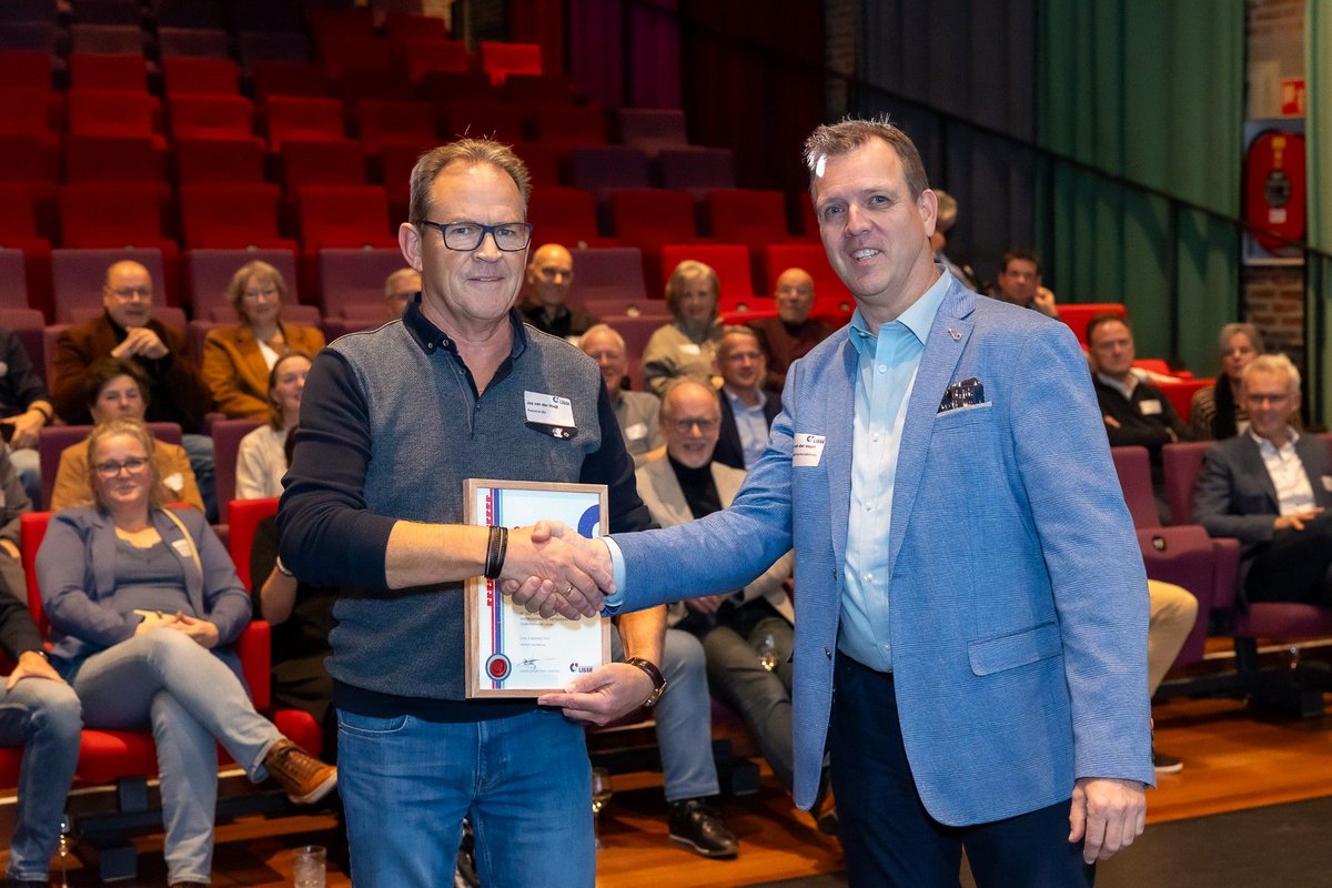 Jos van der Vlugt erelid van Ondernemend Lisse  bollenstreekomroep.nl/jos-van-der-vl…