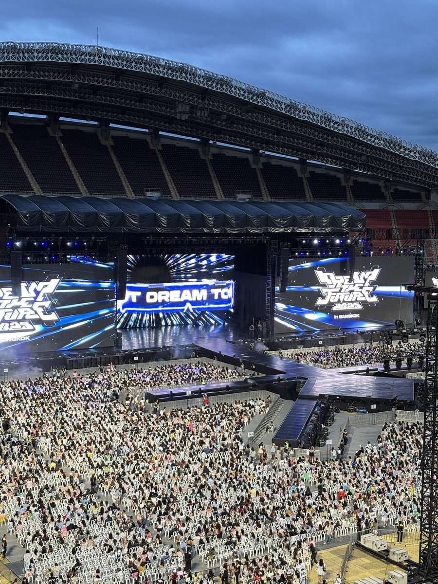 ad0rablEty's tweet image. โซน E2S จาก 3500➡️5800 อัพราคาอะไรขนาดนั้นน้อออ

 #SMTOWNLIVE2025_26_BANGKOK