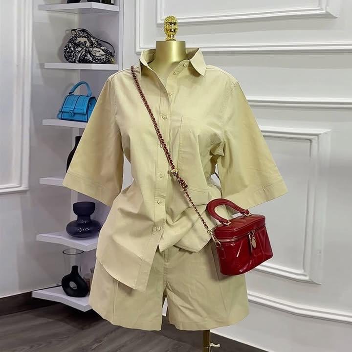 Two pieces short and shirt 
Size: m l and xl 
Price: 25k