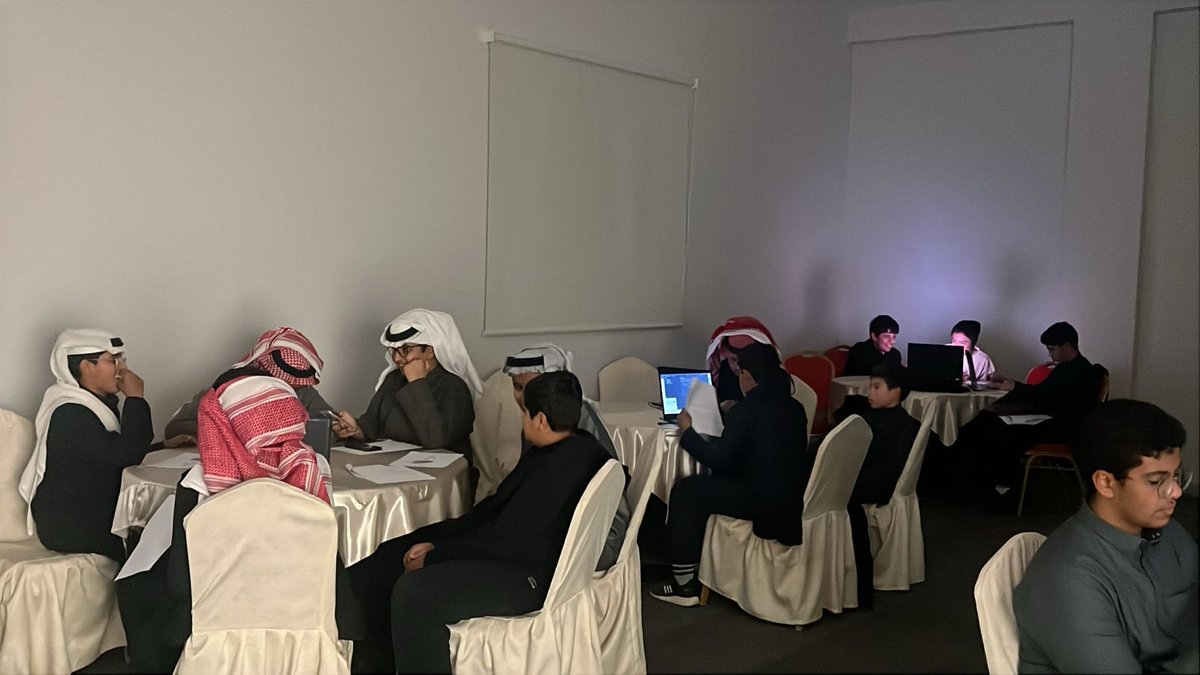 MOE_HHL's tweet image. دشن #تعليم_حائل برنامج “مهارات المستقبل الرقمي” في مقر جمعية الملك عبدالعزيز للخدمات الاجتماعية، ضمن فعاليات أسبوع أبشر طويق المصاحب لمؤتمر أبشر 2025، وذلك بهدف تمكين طلاب الصف الثالث المتوسط من المهارات التقنية الحديثة وتعزيز جاهزيتهم للتحول الرقمي.

يأتي تنفيذ البرنامج بالشراكة…