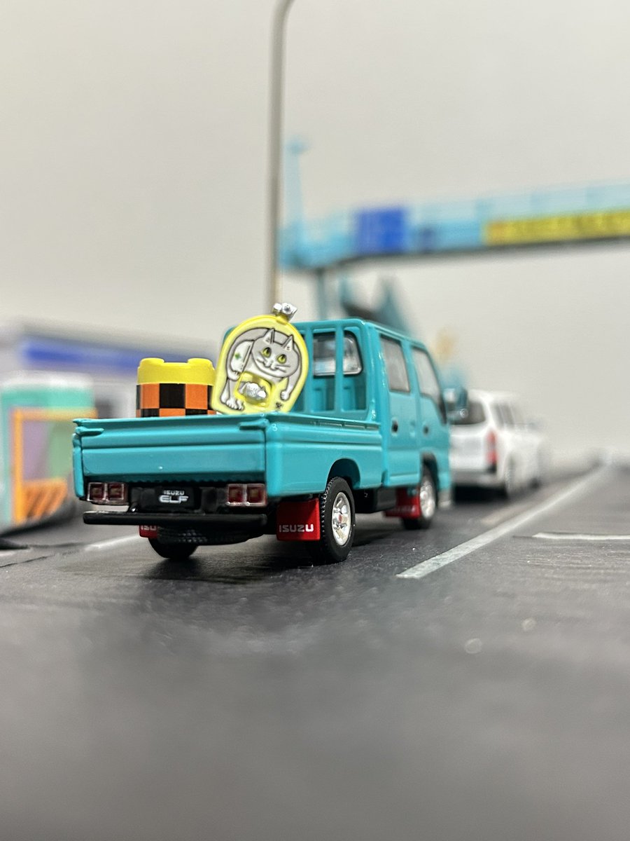 model1 1/64 いすゞ エルフ(NHR) ダブルキャブ小型トラック、カスタム