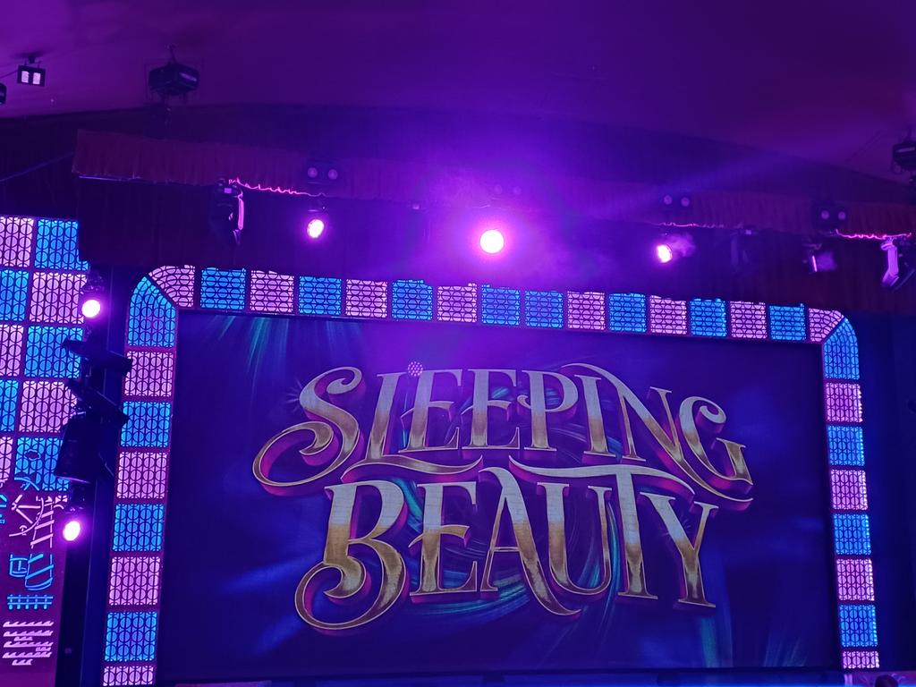 We are all loving the pantomime today. Thanks <a href="/FloralPavilion/">Floral Pavilion</a> for a great show.Thanks to the PTA for the snacks too. 🎄<a href="/OakTreesMAT/">Oak Trees MAT</a>