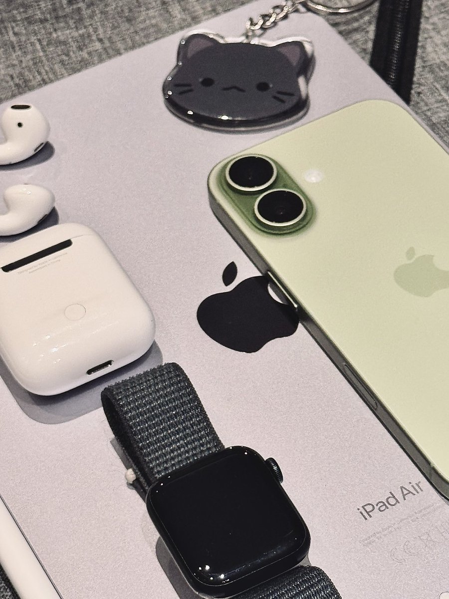 GamecubeZombie's tweet photo. 2 month later my iPhone battery capacity is still at 100% 💚 https://t.co/FmjsLdYudS