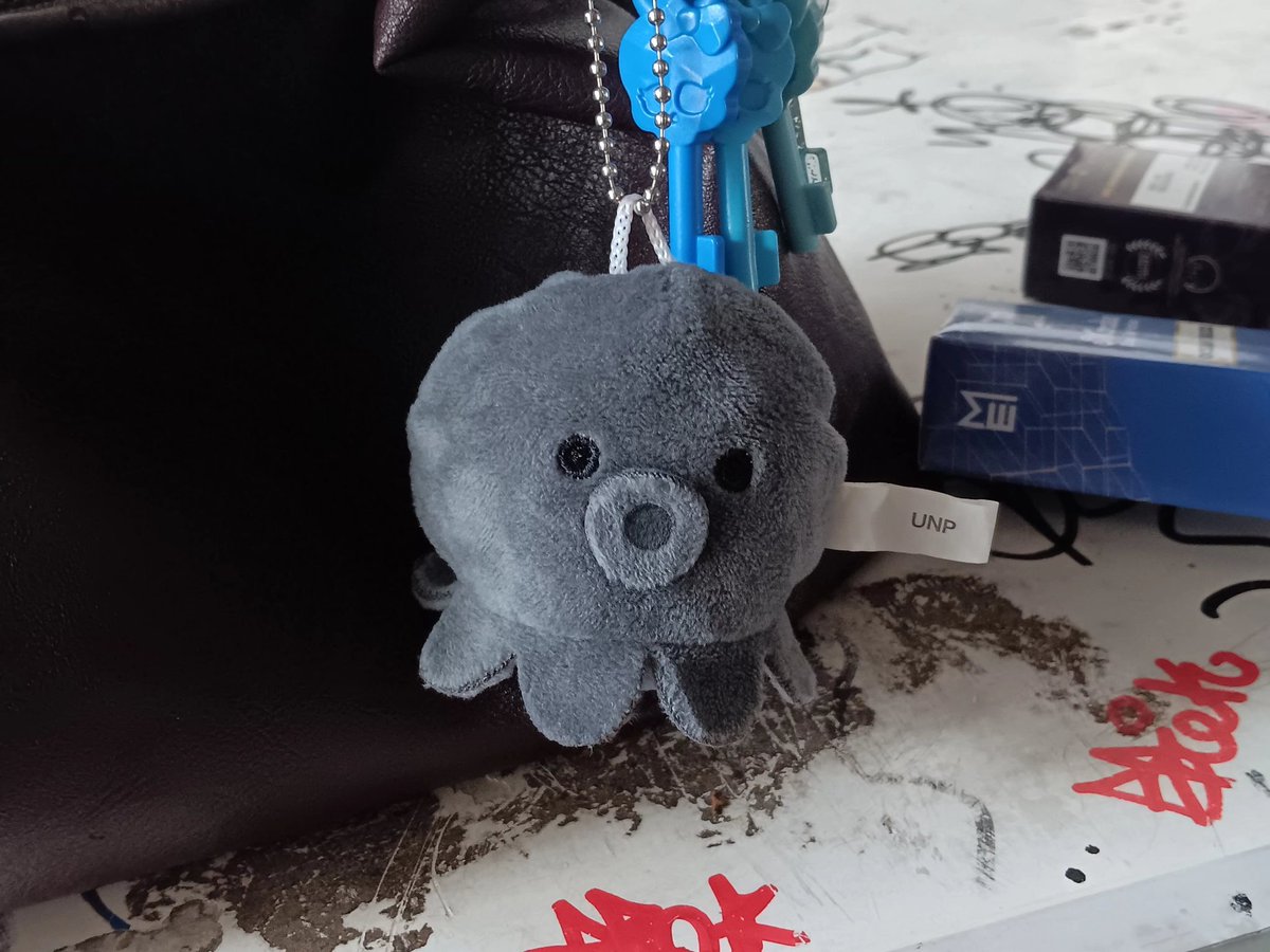 petitleapple's tweet image. Takopi ireng