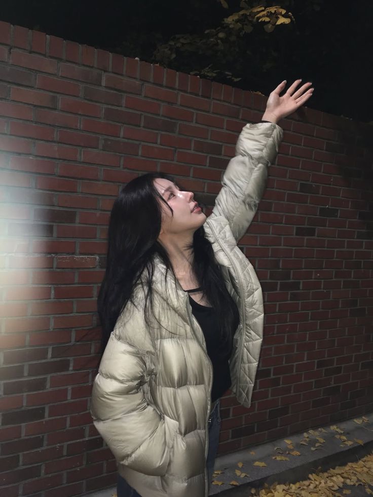 spifcs's tweet image. letting  the  night  carry  me  wherever  it  wants  🌃🌙