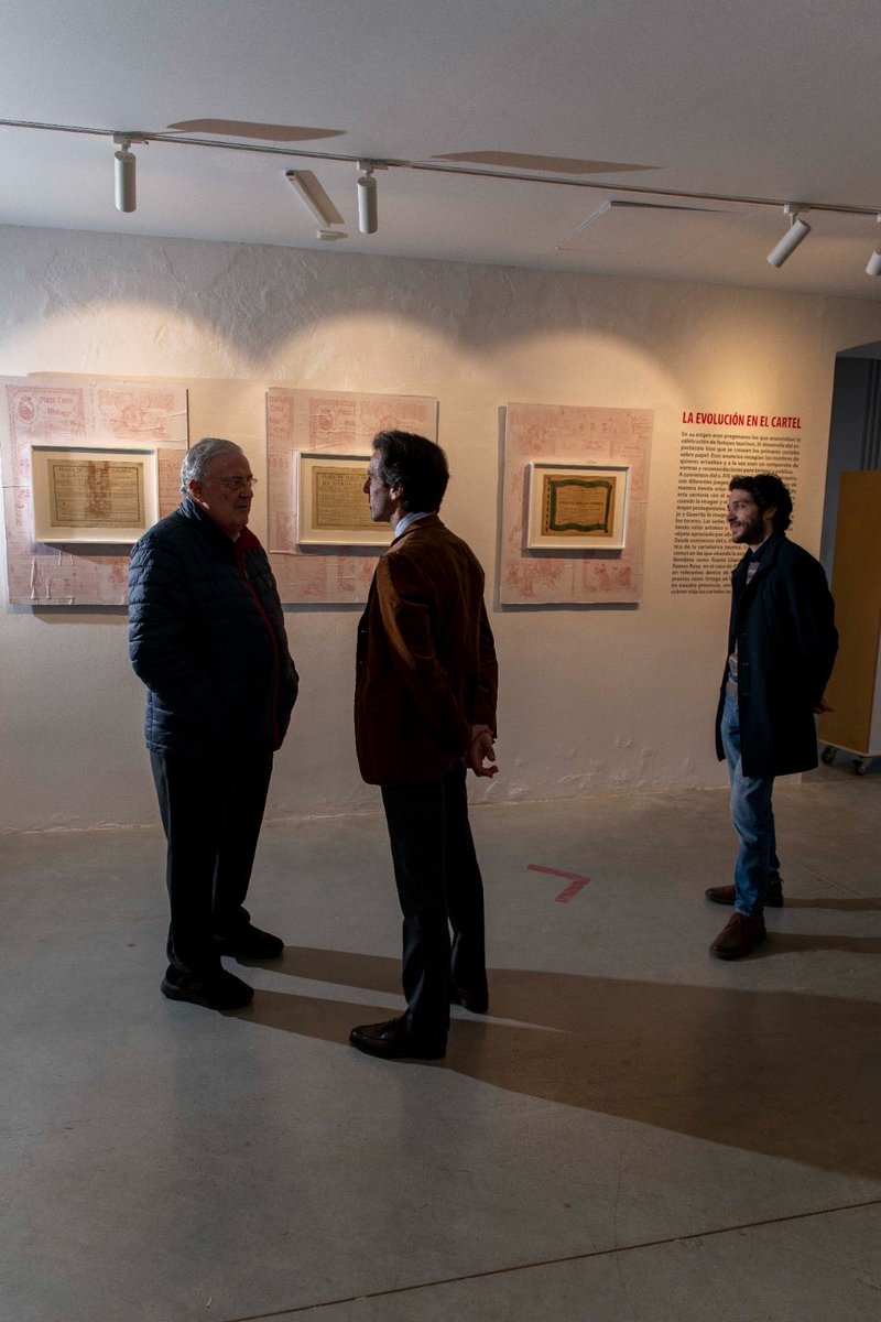 Me ha impresionado la exposición “Papel y Seda. Memoria Taurina de Málaga”. Una muestra que reúne carteles taurinos originales, desde finales del siglo XVIII hasta el siglo XX.