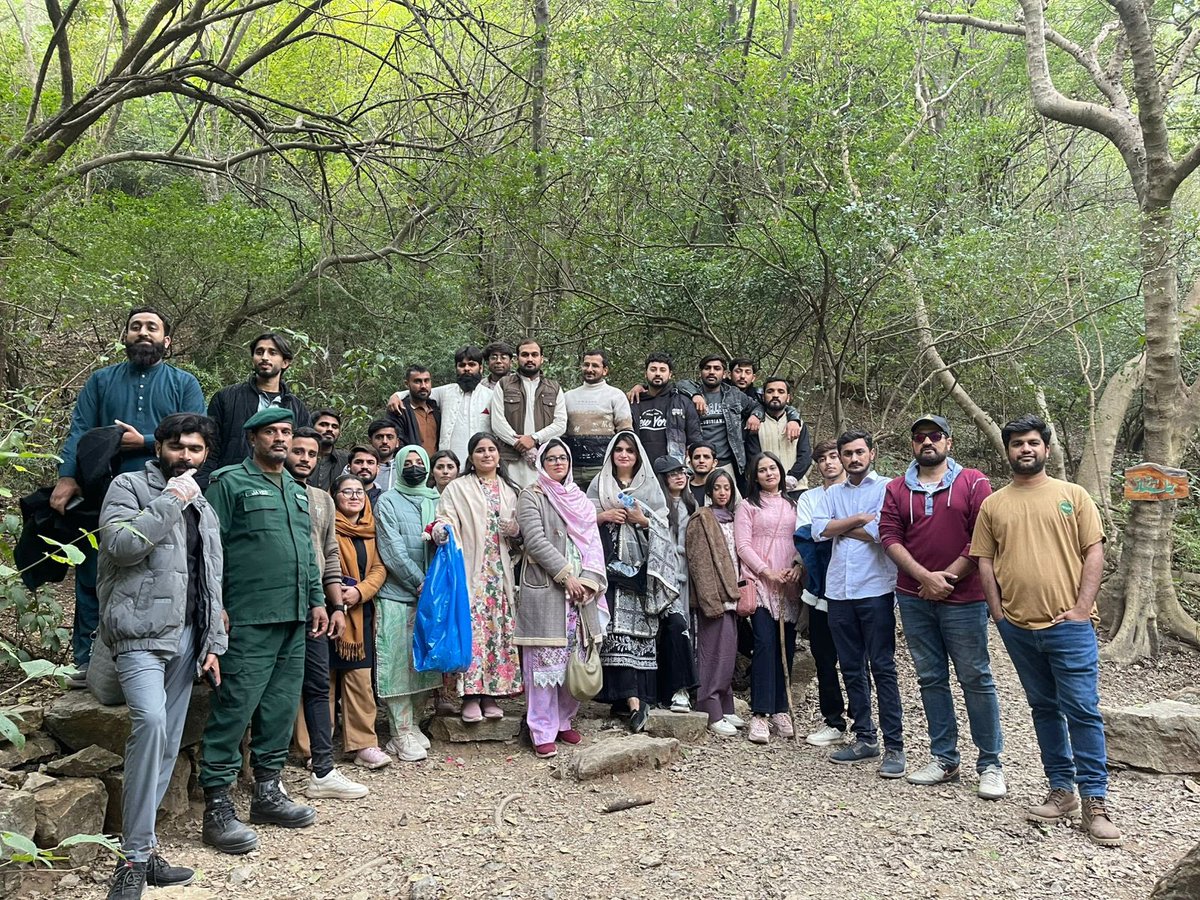 WildlifeBoard's tweet image. Empowering the next generation of conservationists! Environmental Science students from University of Jhang, Punjab, visited MHNP for an awareness session &amp;amp; hands-on experience. Learning about environmental governance, conservation, eco-tourism &amp;amp; community engagement. #MHNP