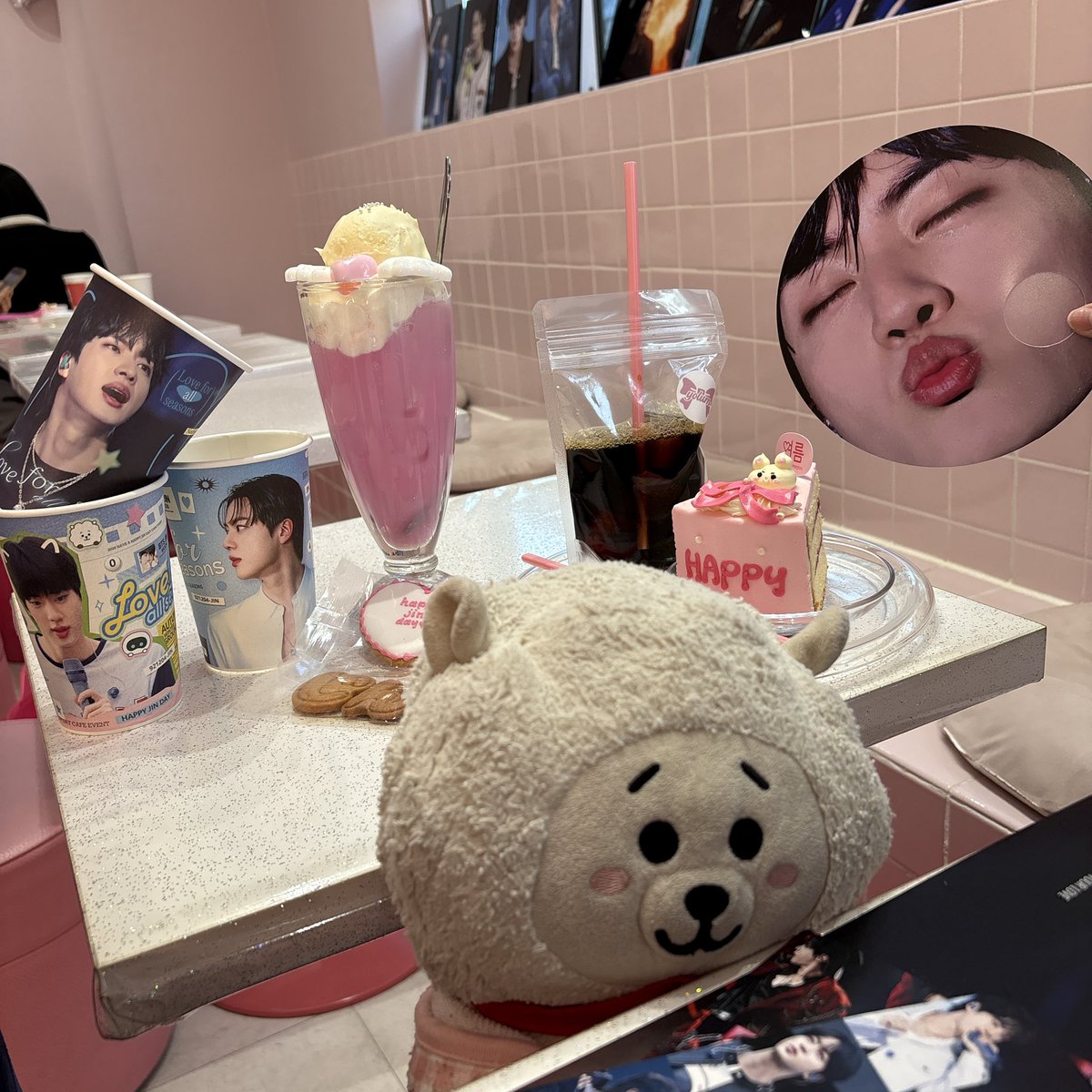 RT @RokoJin1204: @yolumlovesyou JINくんセンイル当日、急遽🚄に