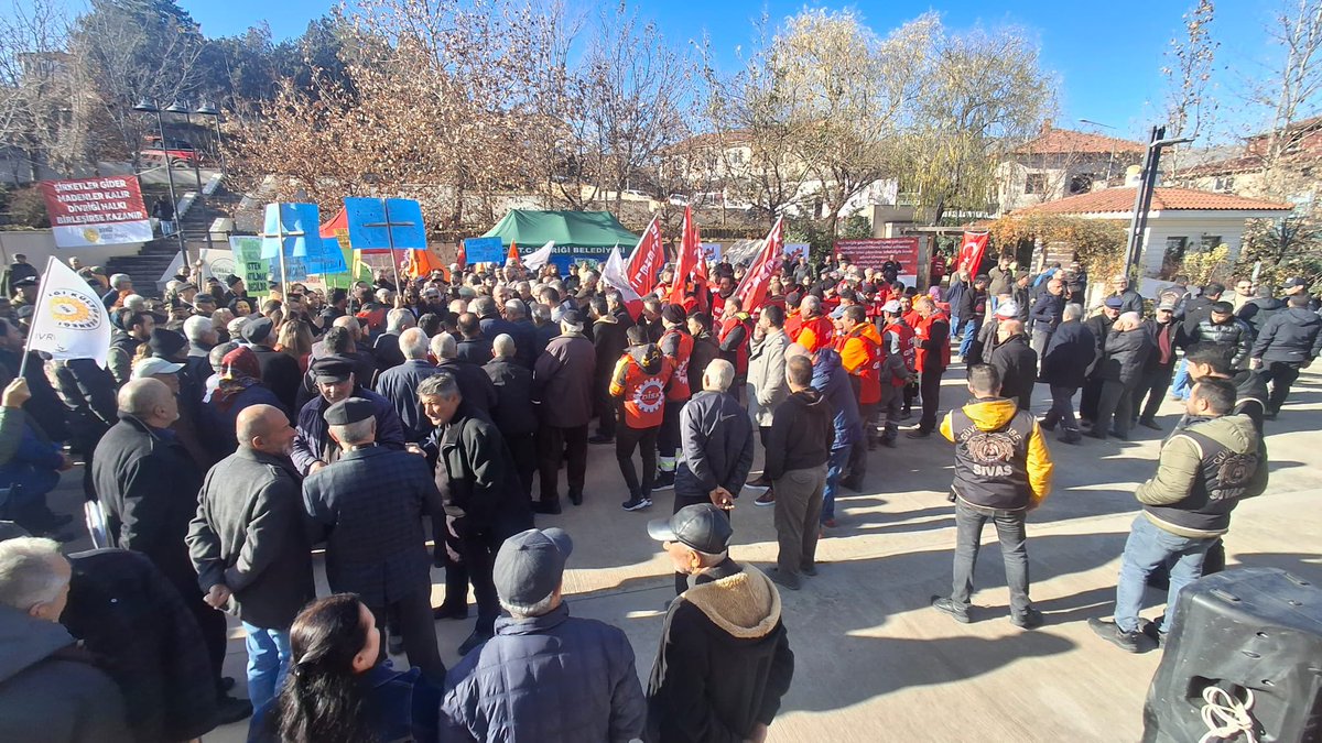 Divriği’de madencilerle yürüyoruz! 

Özelleştirme yıkımına karşı emek ve memleket için omuz omuza!
