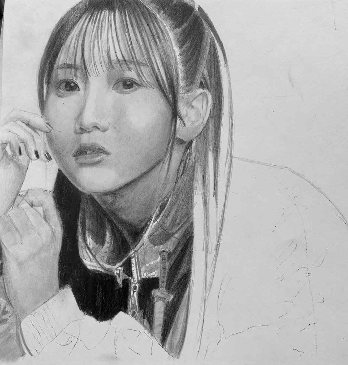 りらちゃんの似顔絵途中ーー！ あと服あたり頑張らんとなーー！